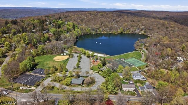 155 Highland Lakes Rd, Vernon Twp., NJ 07422