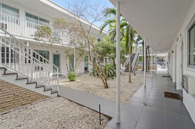 7950 Tatum Waterway Dr N14, Miami Beach, FL 33141
