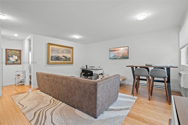 7950 Tatum Waterway Dr N14, Miami Beach, FL 33141