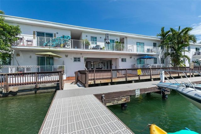 7950 Tatum Waterway Dr N14, Miami Beach, FL 33141