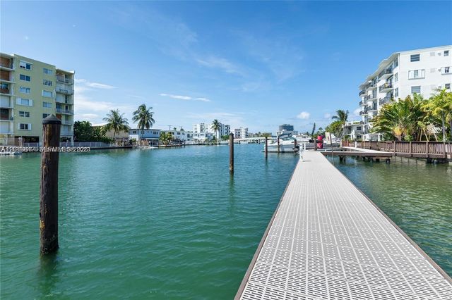 7950 Tatum Waterway Dr N14, Miami Beach, FL 33141