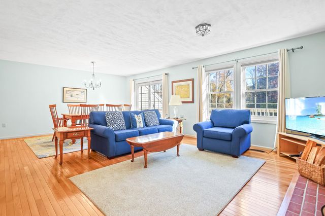 9 Hickory Pond Ln Unit 9, Atkinson, NH 03811