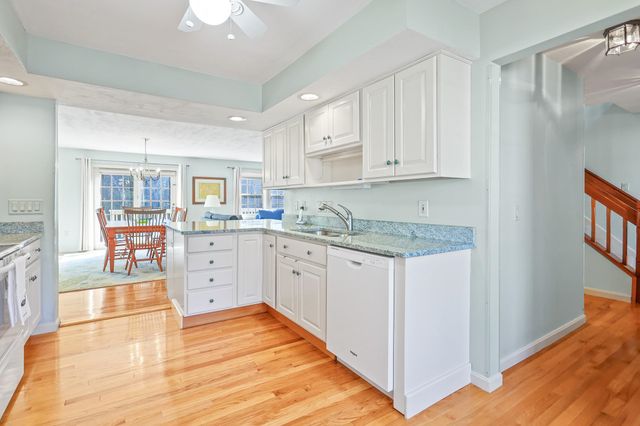 9 Hickory Pond Ln Unit 9, Atkinson, NH 03811