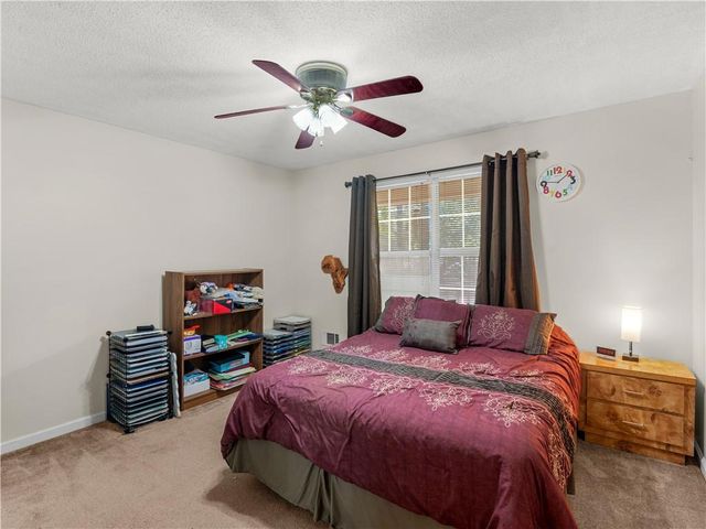 207 Williamsburg Circle, Mcdonough, GA 30253