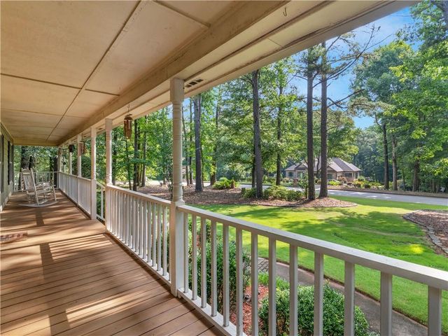 207 Williamsburg Circle, Mcdonough, GA 30253