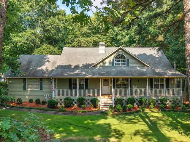 207 Williamsburg Circle, Mcdonough, GA 30253