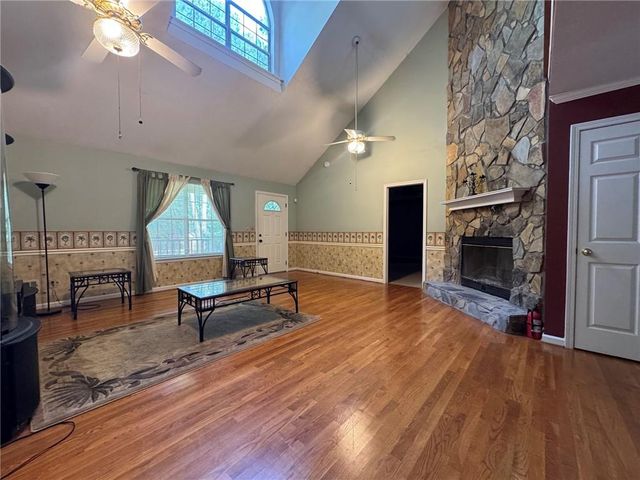 207 Williamsburg Circle, Mcdonough, GA 30253
