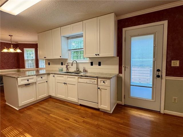 207 Williamsburg Circle, Mcdonough, GA 30253