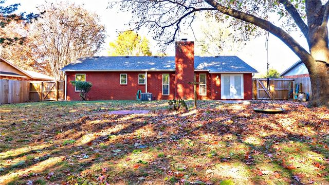 363 Malinda Drive, Fayetteville, AR 72703
