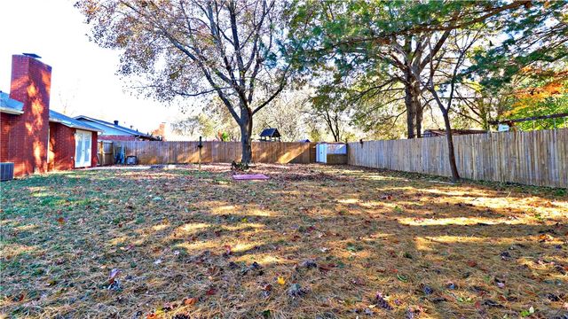 363 Malinda Drive, Fayetteville, AR 72703