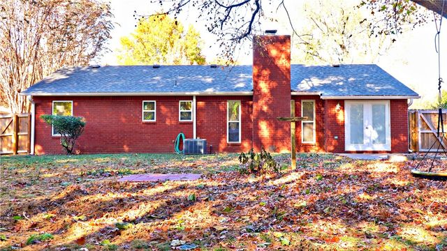 363 Malinda Drive, Fayetteville, AR 72703