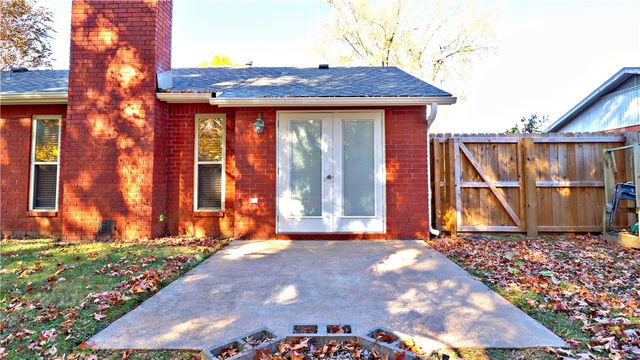 363 Malinda Drive, Fayetteville, AR 72703