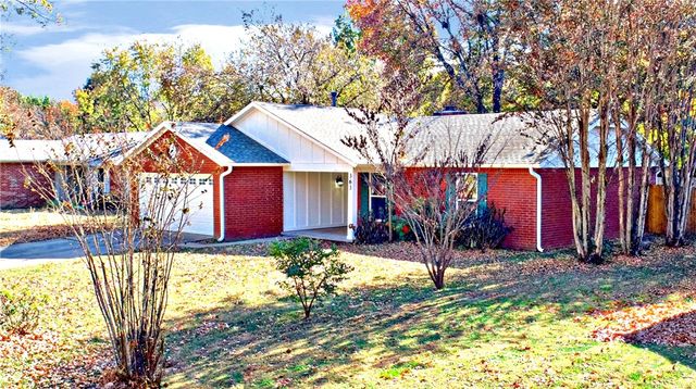 363 Malinda Drive, Fayetteville, AR 72703