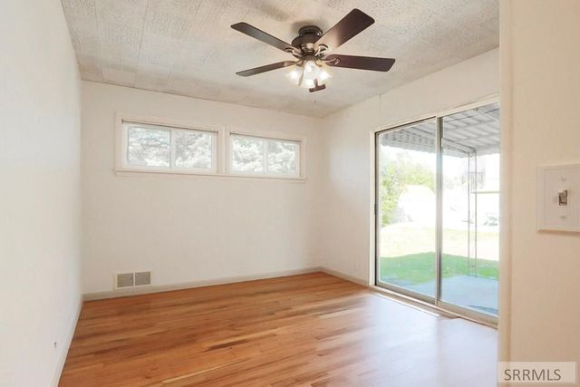 305 E 3rd S, Rexburg, ID 83440
