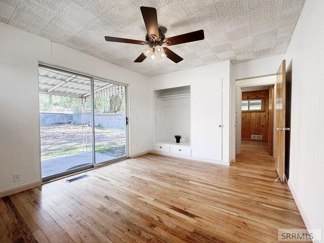 305 E 3rd S, Rexburg, ID 83440