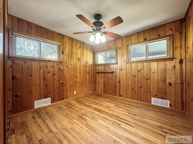 305 E 3rd S, Rexburg, ID 83440