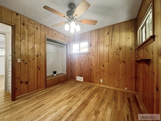 305 E 3rd S, Rexburg, ID 83440