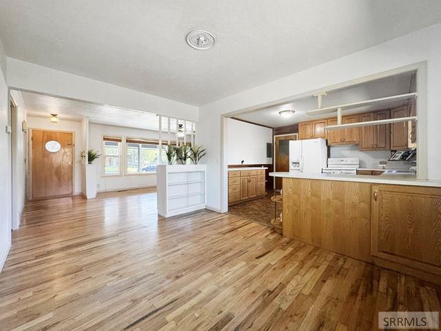 305 E 3rd S, Rexburg, ID 83440