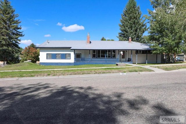 305 E 3rd S, Rexburg, ID 83440