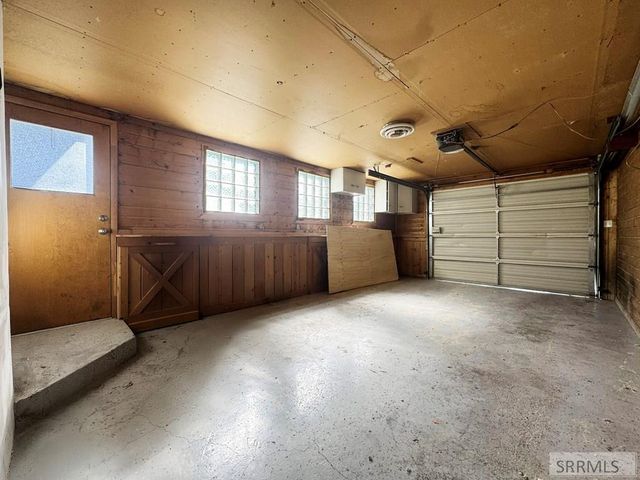 305 E 3rd S, Rexburg, ID 83440