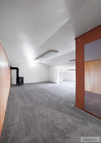 305 E 3rd S, Rexburg, ID 83440