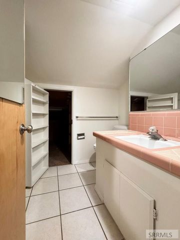 305 E 3rd S, Rexburg, ID 83440