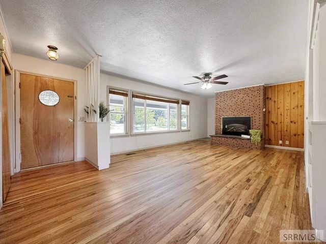 305 E 3rd S, Rexburg, ID 83440