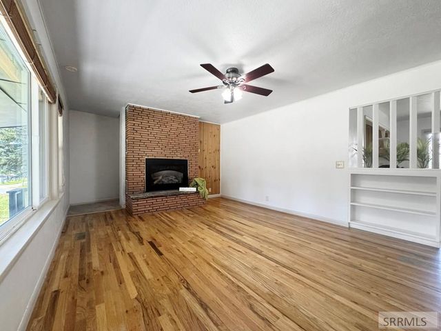 305 E 3rd S, Rexburg, ID 83440