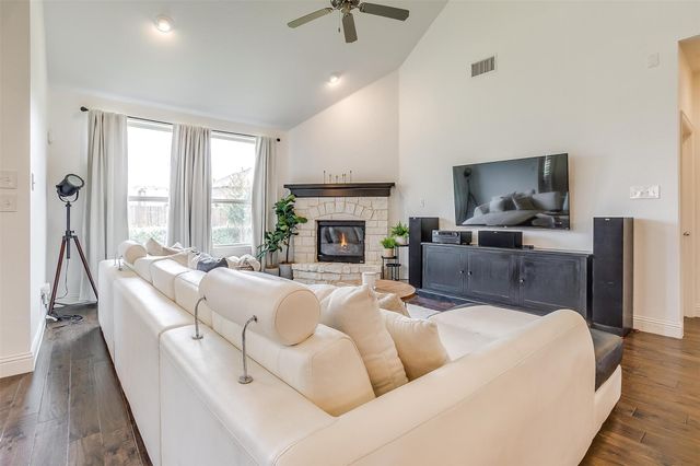 1018 Hoxton Lane, Forney, TX 75126