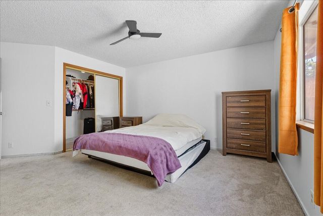 2202 Cottonwood Court, Hanford, CA 93230