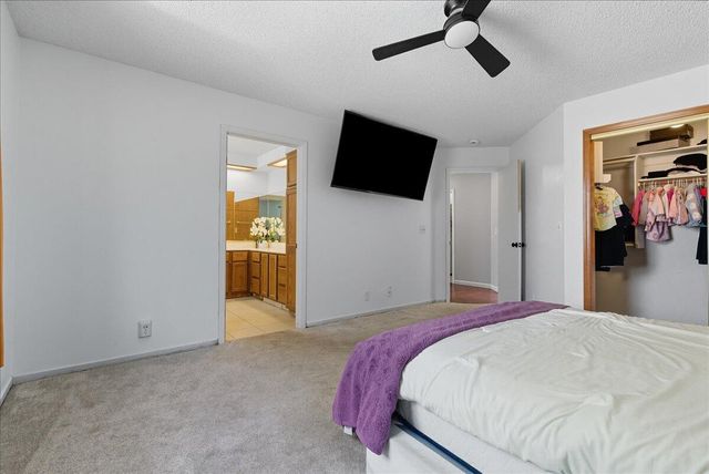 2202 Cottonwood Court, Hanford, CA 93230