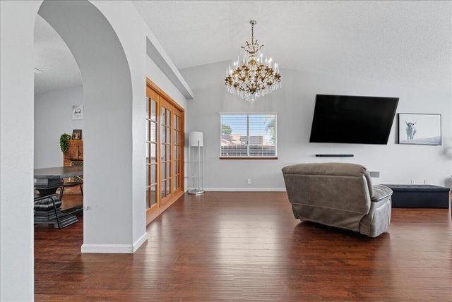 2202 Cottonwood Court, Hanford, CA 93230