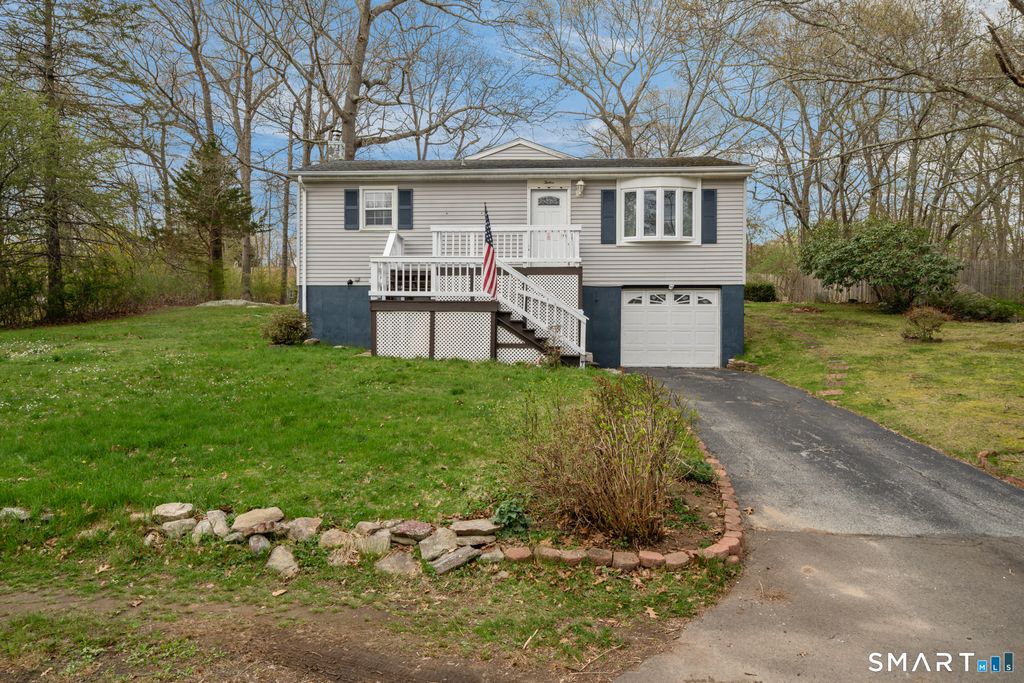 12 Lake Street, Ledyard, CT 06339