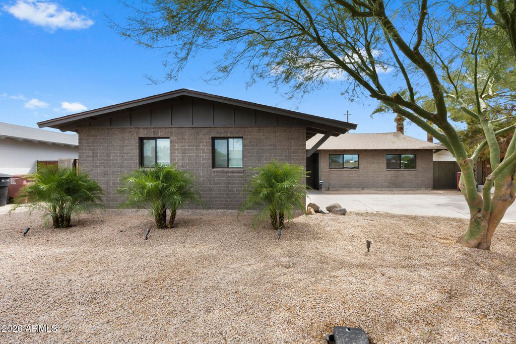 8731 E STARLIGHT Way, Scottsdale, AZ 85250 — photo 2