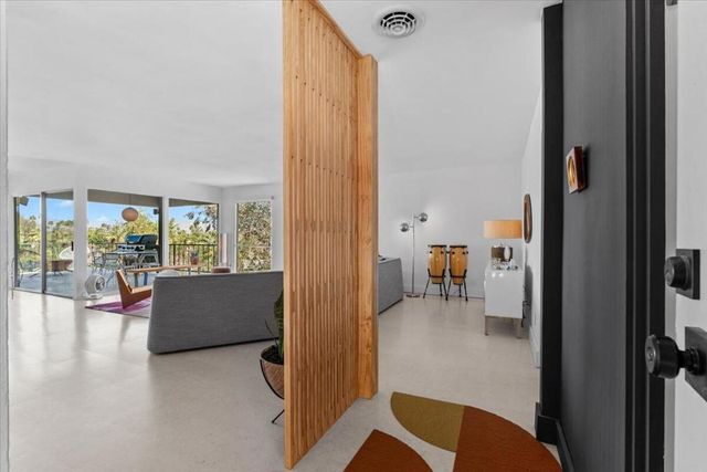 2020 Southridge Drive, Palm Springs, CA 92264