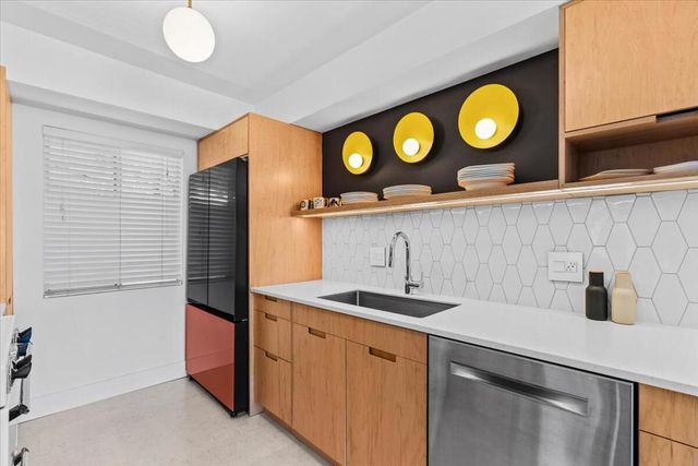 2020 Southridge Drive, Palm Springs, CA 92264