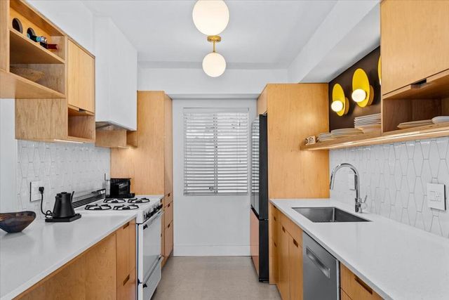 2020 Southridge Drive, Palm Springs, CA 92264