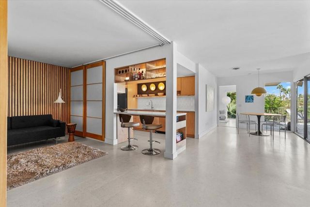 2020 Southridge Drive, Palm Springs, CA 92264