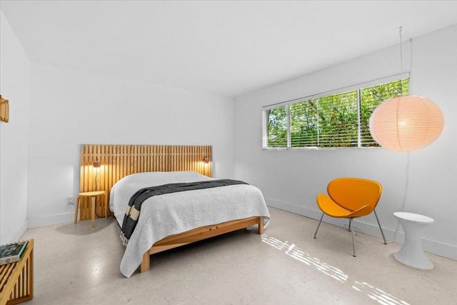 2020 Southridge Drive, Palm Springs, CA 92264