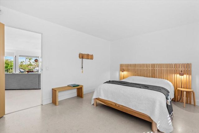 2020 Southridge Drive, Palm Springs, CA 92264