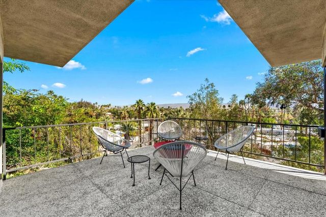 2020 Southridge Drive, Palm Springs, CA 92264
