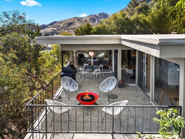 2020 Southridge Drive, Palm Springs, CA 92264