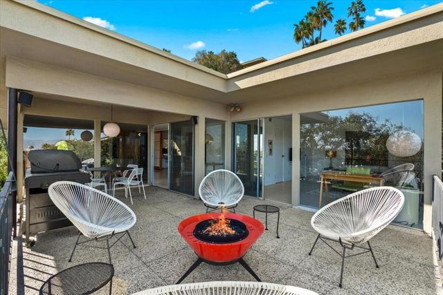 2020 Southridge Drive, Palm Springs, CA 92264