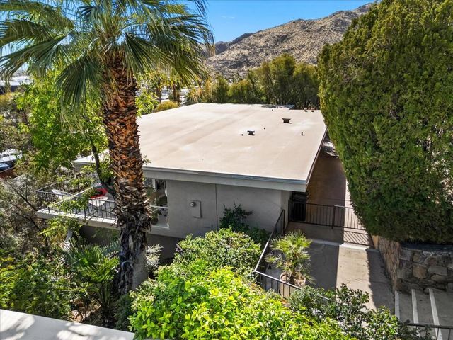 2020 Southridge Drive, Palm Springs, CA 92264