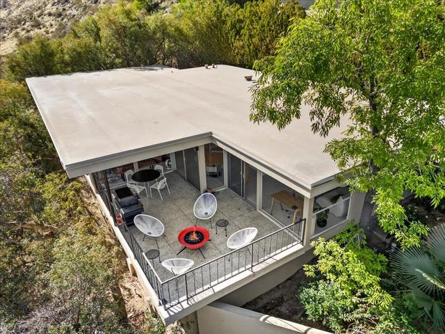 2020 Southridge Drive, Palm Springs, CA 92264