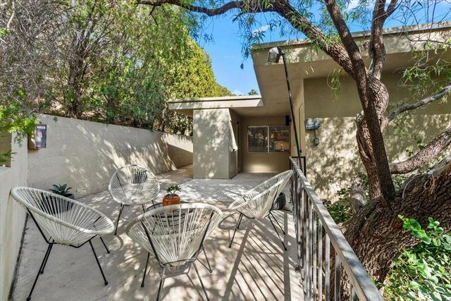 2020 Southridge Drive, Palm Springs, CA 92264