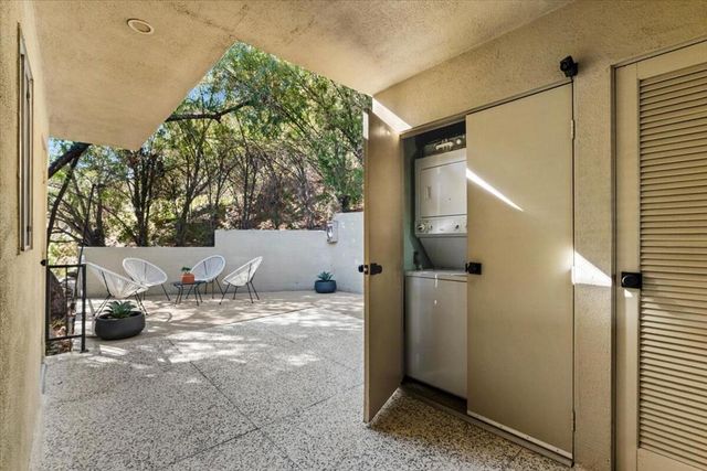 2020 Southridge Drive, Palm Springs, CA 92264