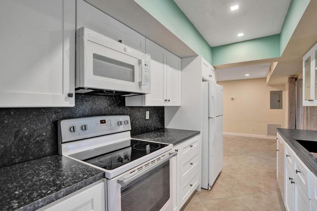7018 NW 64th Street, Tamarac, FL 33321