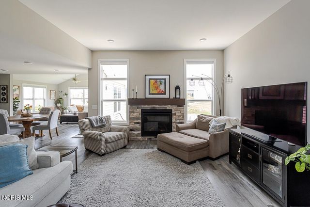 15193 Cypress Drive, Perrysburg, OH 43551