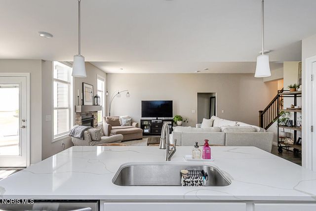 15193 Cypress Drive, Perrysburg, OH 43551
